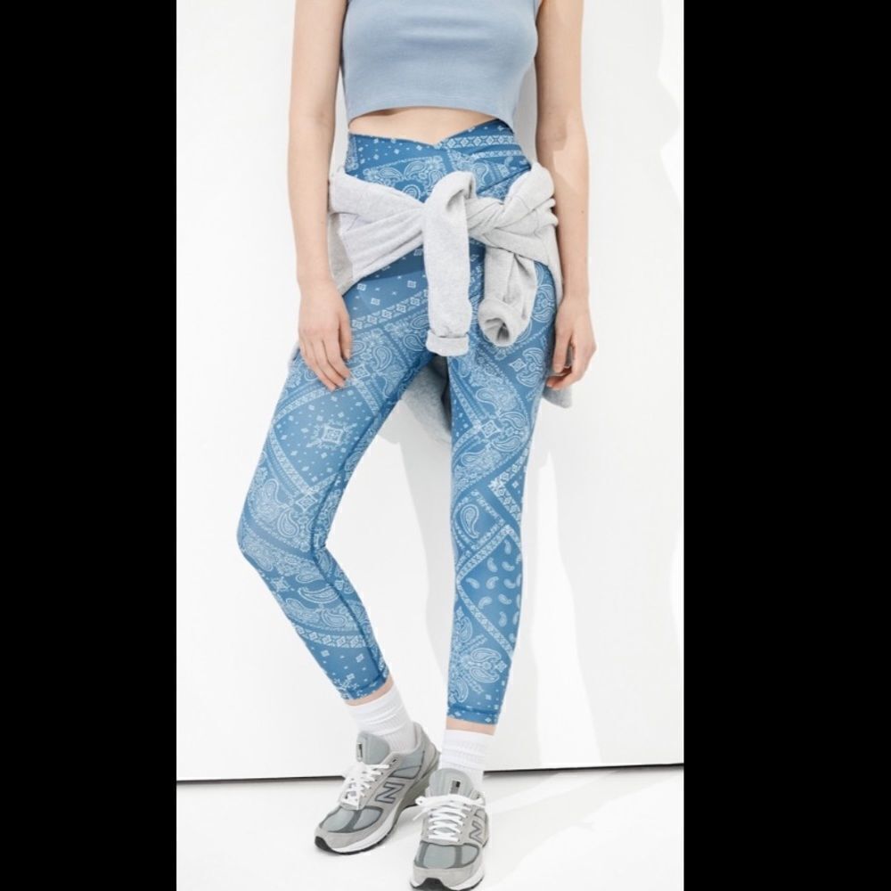NWT AE Lightweight Everything Legging. M